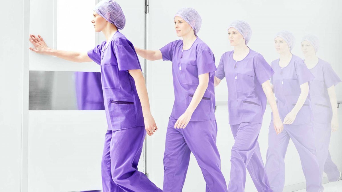 Disposable Scrub Suits vs Reusable Scrubs: Which Is Right for You?